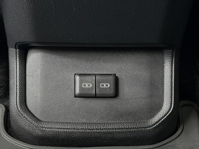 Photo of 2022 Magnetic Gray Metallic Toyota Highlander