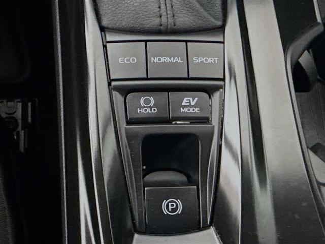 Photo of 2025 Ice Cap Toyota Camry