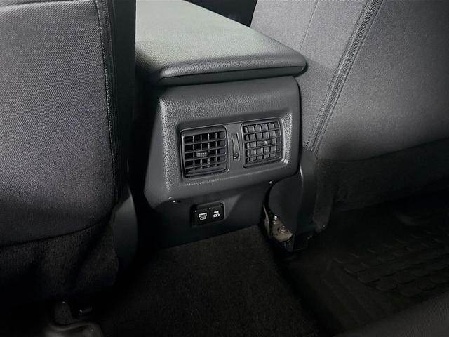 Photo of 2025 Ice Cap Toyota Camry