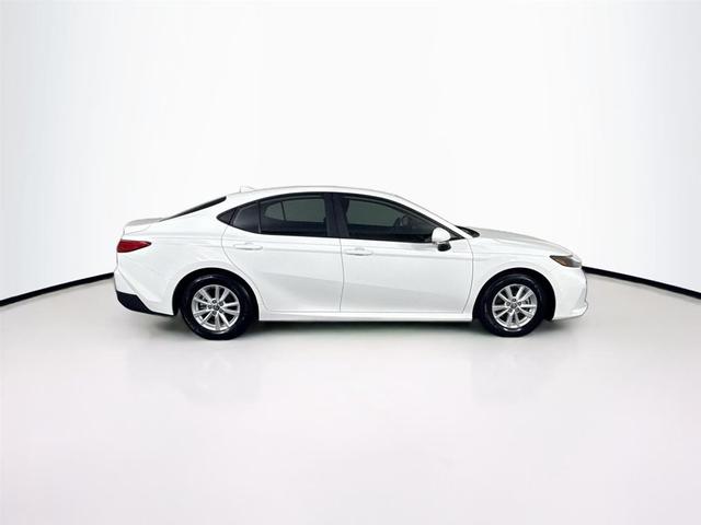 Photo of 2025 Ice Cap Toyota Camry