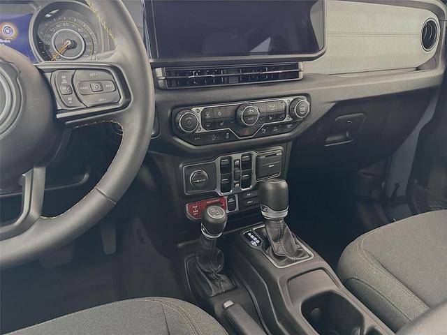 Photo of 2024 Anvil Clear Coat Jeep Gladiator
