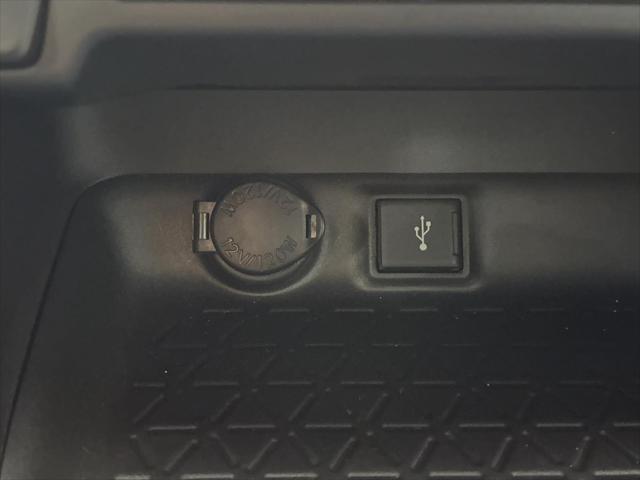 Photo of 2022 White Toyota RAV4