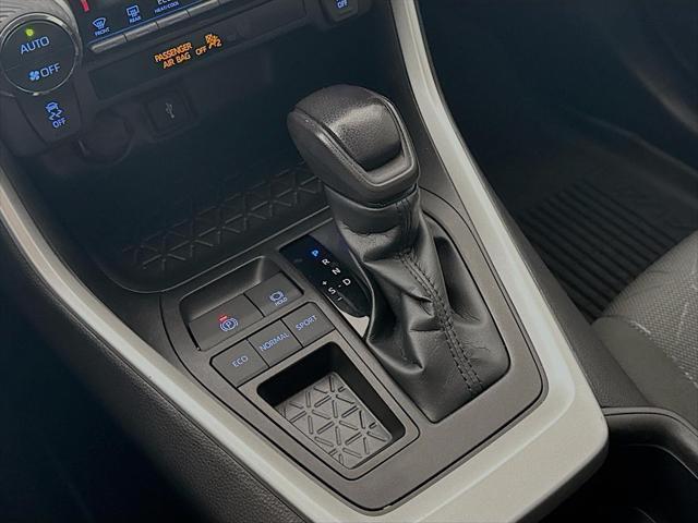 Photo of 2022 White Toyota RAV4