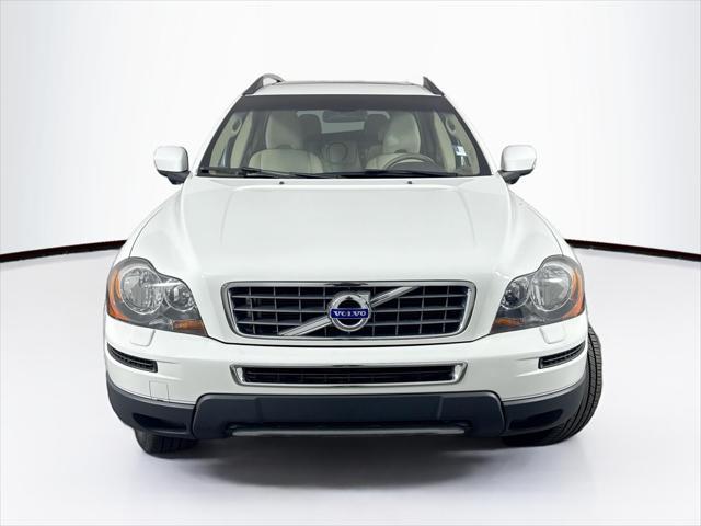 Photo of 2011 Ice White Volvo XC90