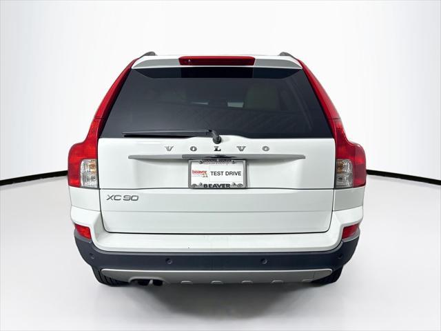 Photo of 2011 Ice White Volvo XC90