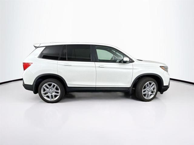 Photo of 2024 Platinum White Pearl Honda Passport