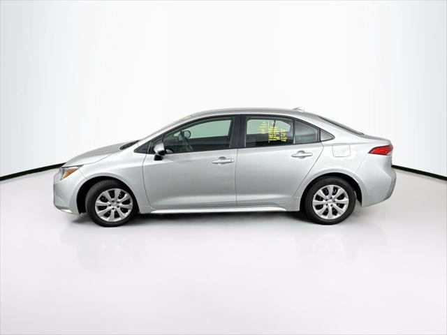 Photo of 2024 Classic Silver Metallic Toyota Corolla