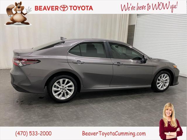 Photo of 2021 Predawn Gray Mica Toyota Camry
