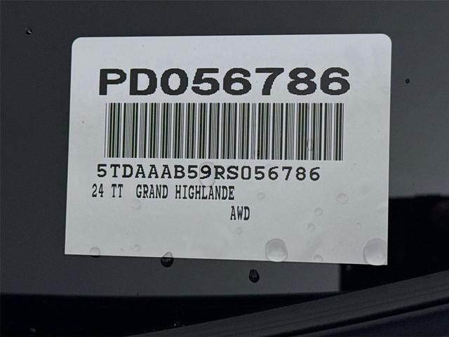 Photo of 2024 Celestial Silver Metallic Toyota Grand Highlander