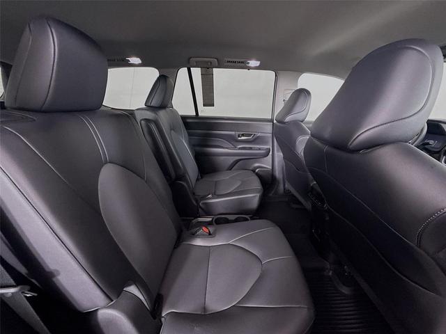 Photo of 2024 Celestial Silver Metallic Toyota Grand Highlander