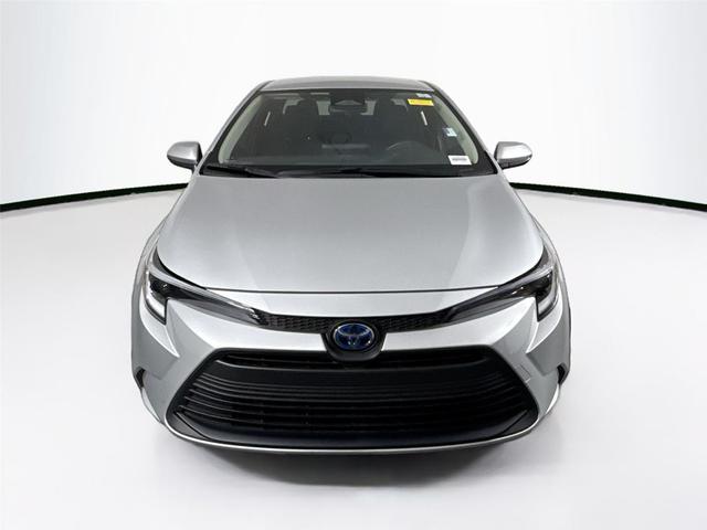 Photo of 2023 Classic Silver Metallic Toyota Corolla Hybrid