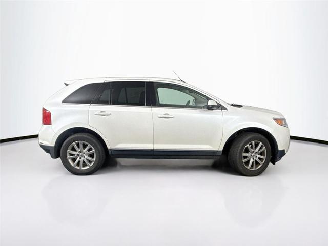 Photo of 2014 White Platinum Metallic Tri-Coat Ford Edge