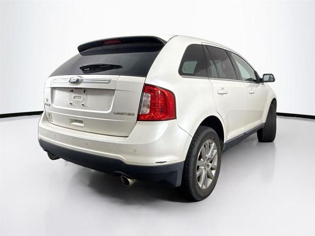 Photo of 2014 White Platinum Metallic Tri-Coat Ford Edge