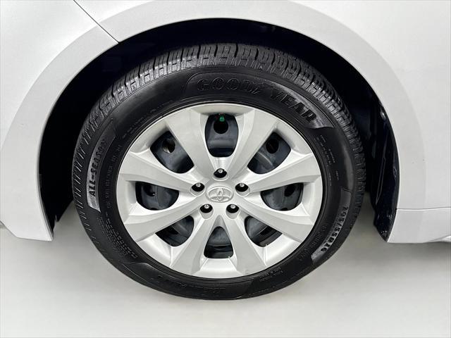 Photo of 2023 Classic Silver Metallic Toyota Corolla Hybrid