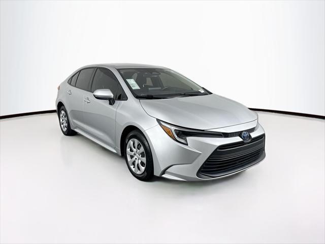 Photo of 2023 Classic Silver Metallic Toyota Corolla Hybrid