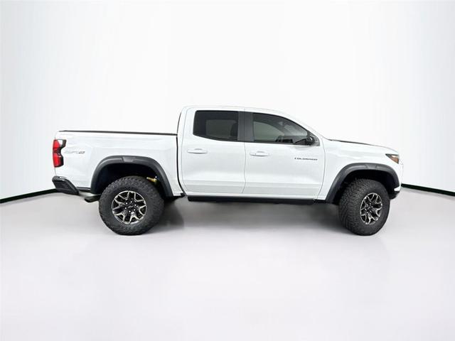 Photo of 2024 Summit White Chevrolet Colorado