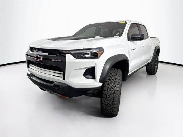 Photo of 2024 Summit White Chevrolet Colorado