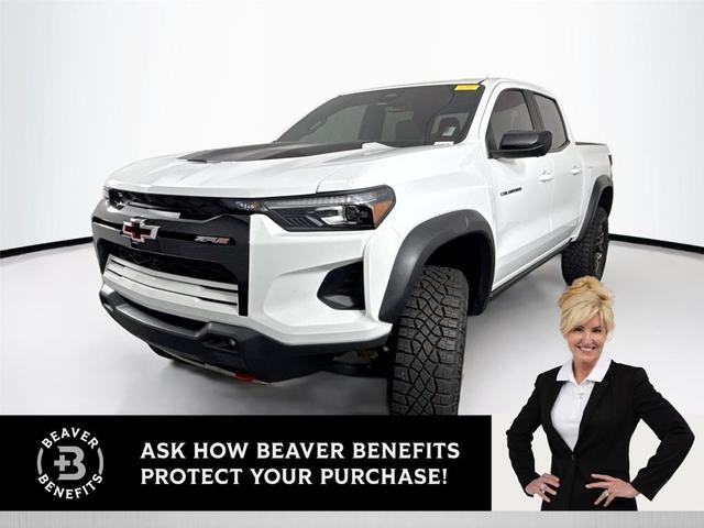 Photo of 2024 Summit White Chevrolet Colorado