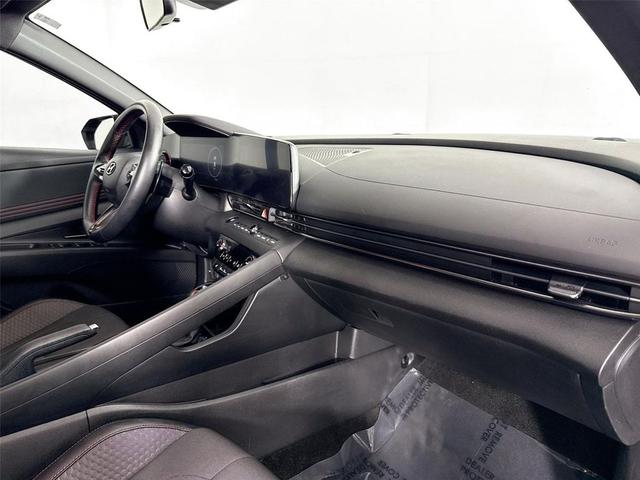 Photo of 2023 Onyx Black Hyundai ELANTRA