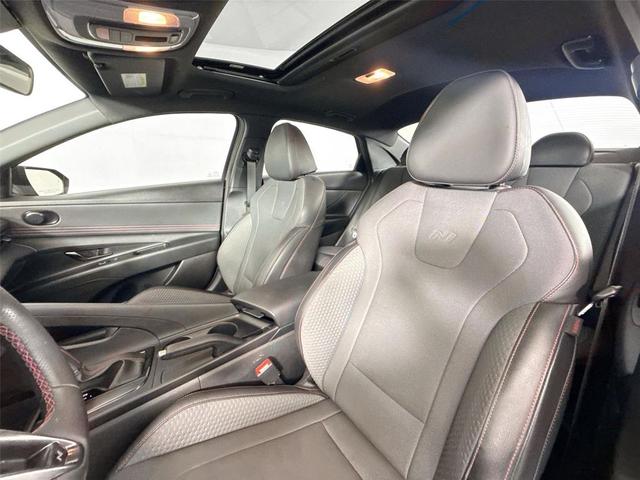 Photo of 2023 Onyx Black Hyundai ELANTRA