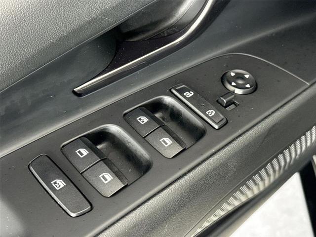 Photo of 2023 Onyx Black Hyundai ELANTRA