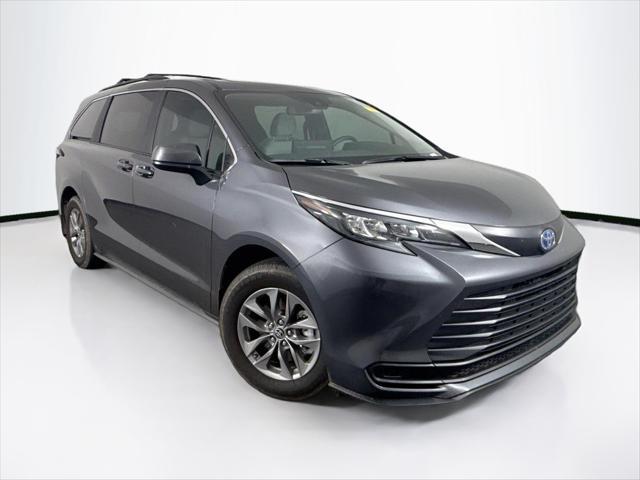 Photo of 2025 Magnetic Gray Metallic Toyota Sienna