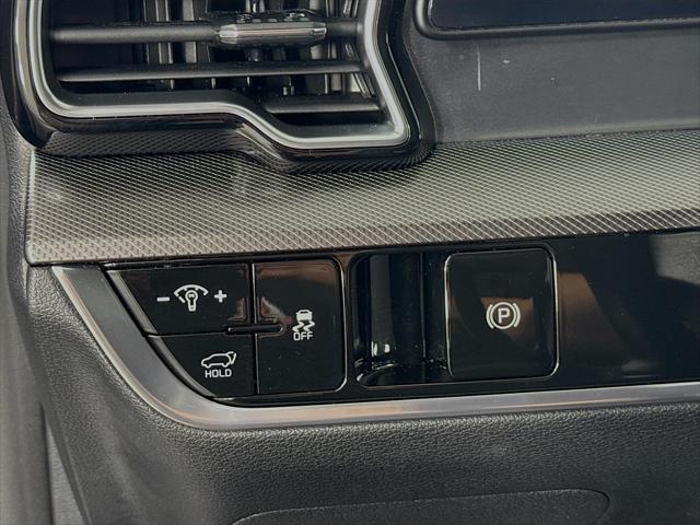 Photo of 2025 Wolf Gray Kia Sportage