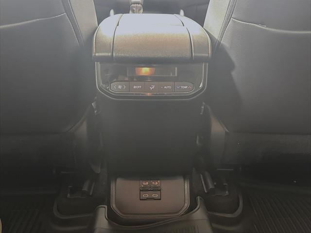 Photo of 2023 Celestial Silver Metallic Toyota Highlander