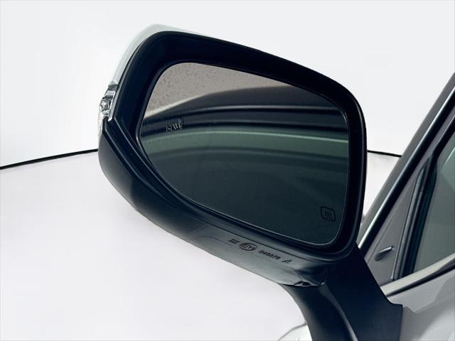 Photo of 2023 Celestial Silver Metallic Toyota Highlander