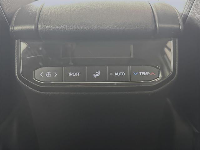 Photo of 2023 Celestial Silver Metallic Toyota Highlander