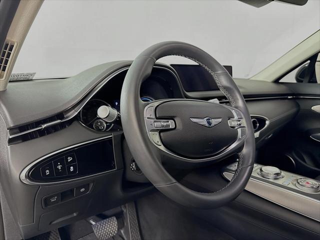 Photo of 2024 Vik Black Genesis GV70