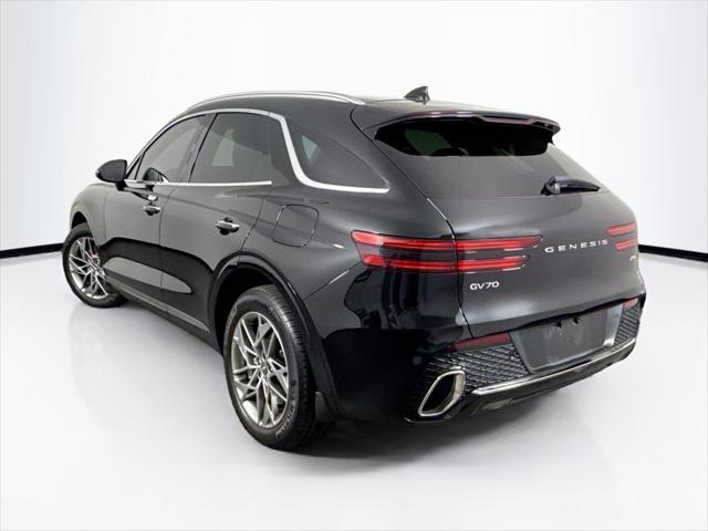 Photo of 2024 Vik Black Genesis GV70