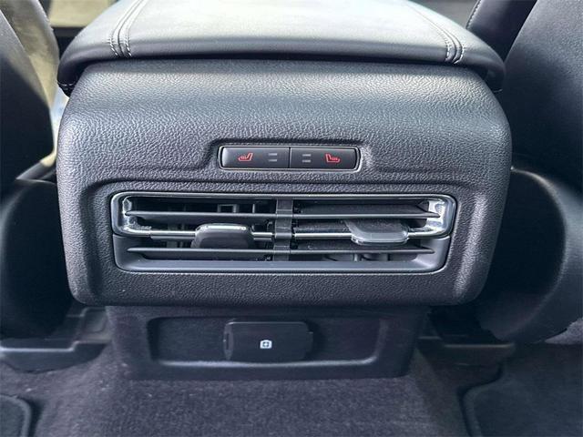 Photo of 2021 White Lincoln Corsair