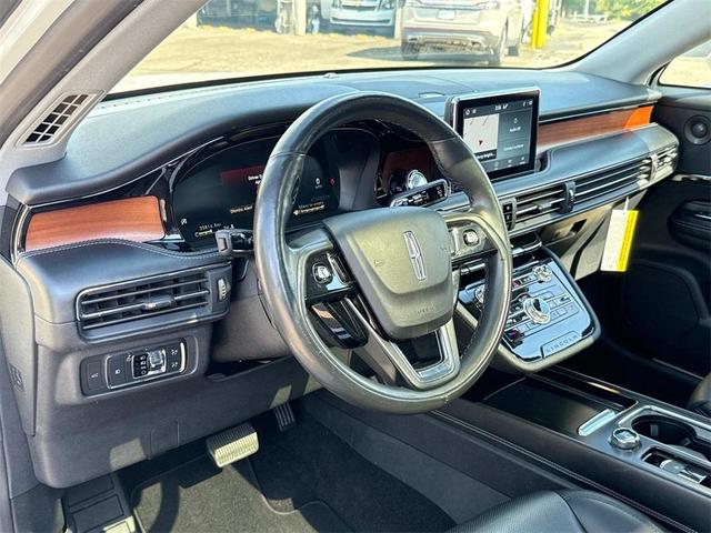 Photo of 2021 White Lincoln Corsair