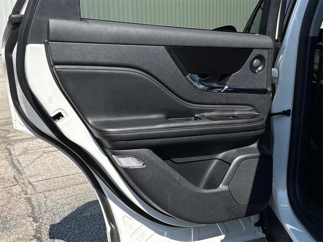 Photo of 2021 White Lincoln Corsair