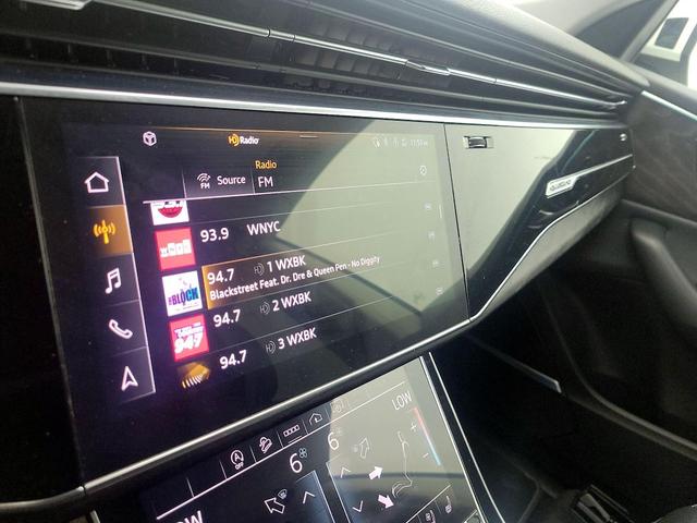 Photo of 2022 White Audi Q8