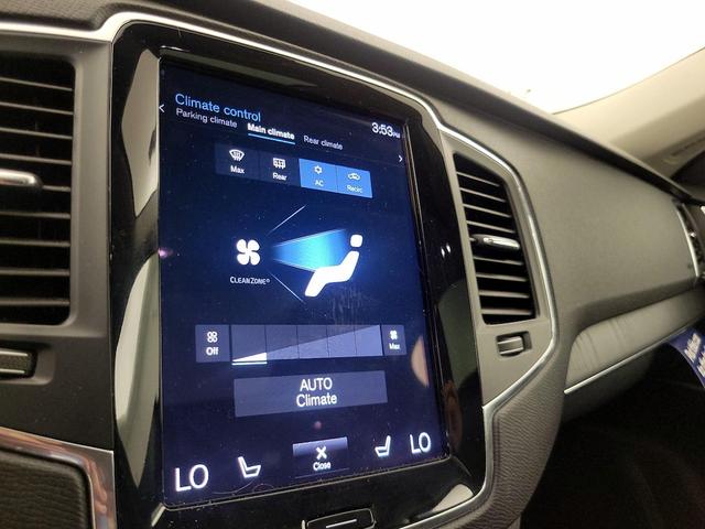 Photo of 2020 White Volvo XC90