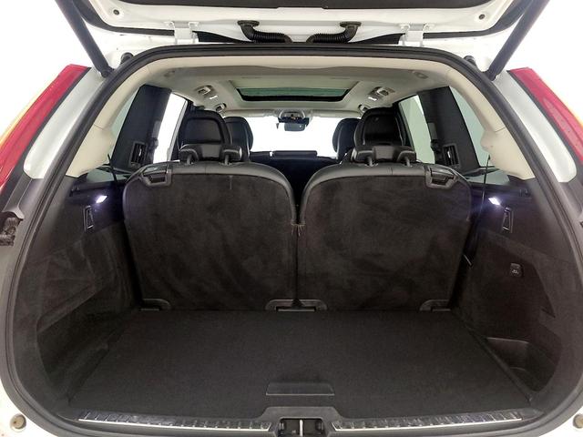 Photo of 2020 White Volvo XC90