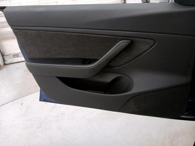 Photo of 2020 Blue Tesla Model 3