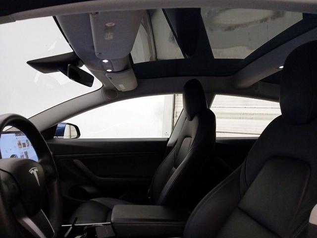 Photo of 2020 Blue Tesla Model 3