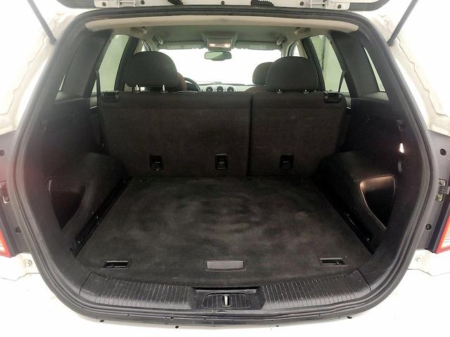Photo of 2014 White Chevrolet Captiva Sport