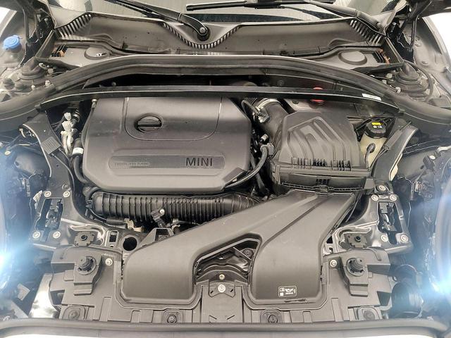 Photo of 2023 Black MINI Clubman