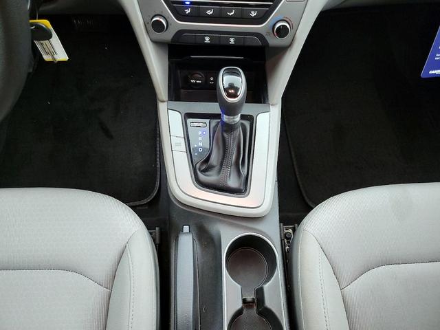 Photo of 2018 Blue Hyundai ELANTRA