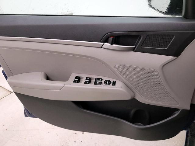 Photo of 2018 Blue Hyundai ELANTRA