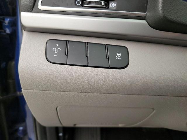 Photo of 2018 Blue Hyundai ELANTRA