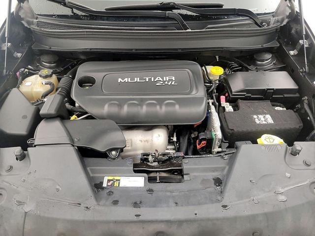 Photo of 2016 Gray Jeep Cherokee