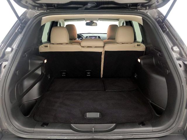Photo of 2016 Gray Jeep Cherokee