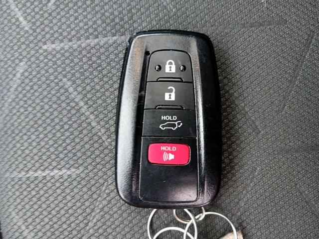 Photo of 2022 Gray Toyota RAV4 Hybrid