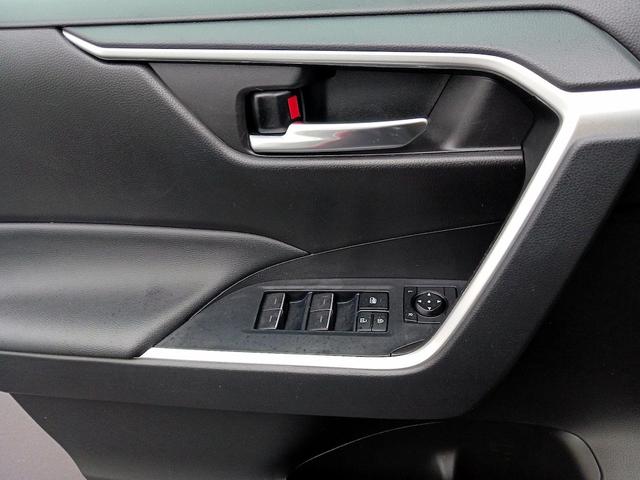 Photo of 2022 Gray Toyota RAV4 Hybrid