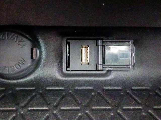 Photo of 2022 Gray Toyota RAV4 Hybrid